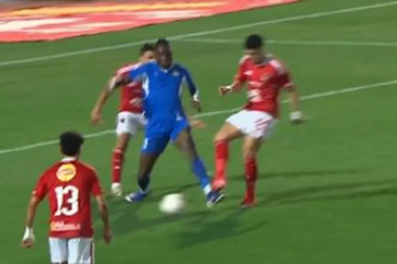 محمود البنا: هناك ركلة جزاء مستحقة لم تحتسب لسموحة أمام الأهلي 